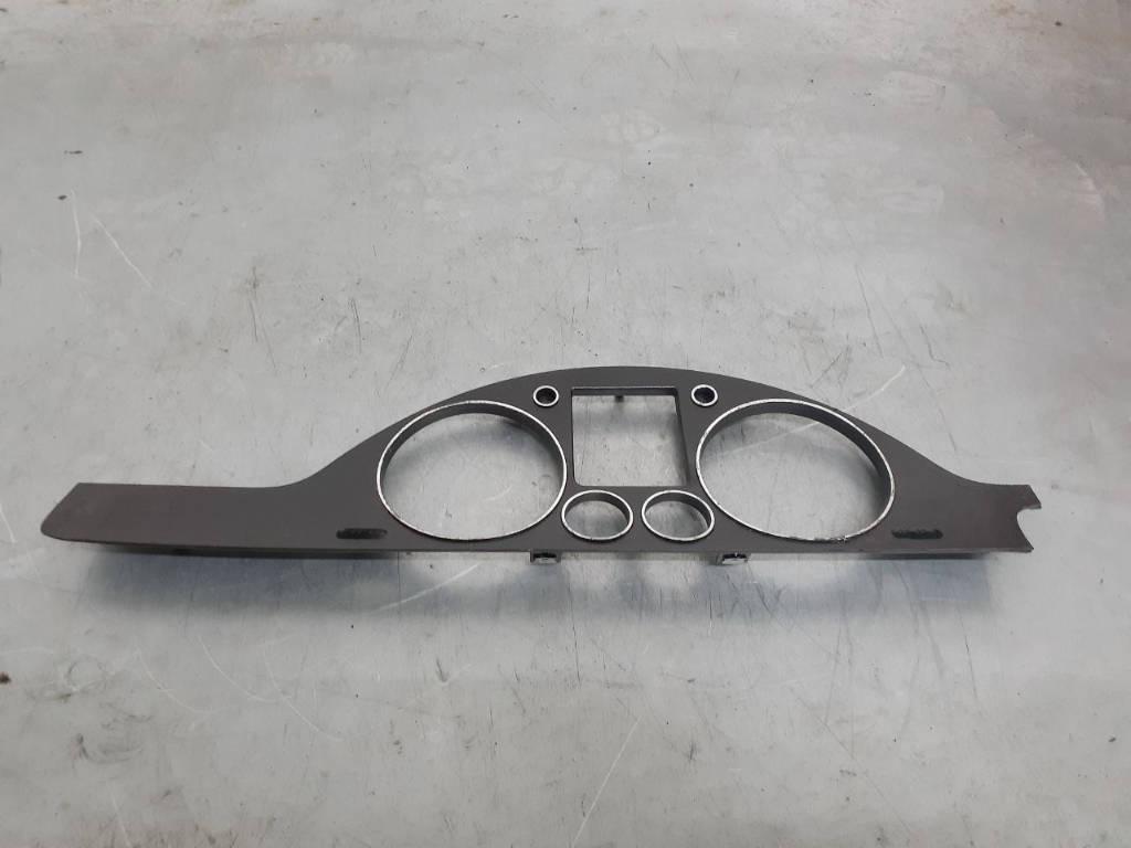 рамка панели приборов Volkswagen Passat B6 2005, 318370200 - фото №1