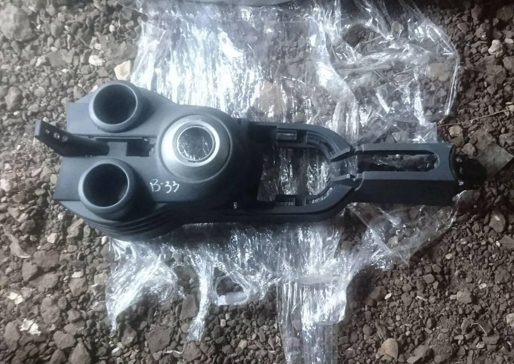 консоль салона (центральная часть) Mitsubishi Colt 6 поколение (Z20/Z30) 2005, 8011A288HA - фото №1