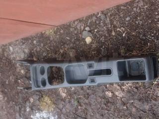 консоль салона (центральная часть) Mitsubishi Space Star 1 поколение 2001