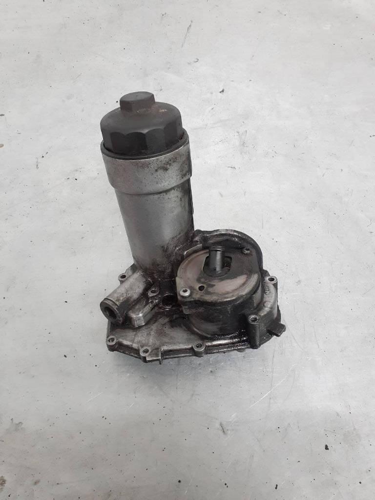 корпус масляного фильтра Audi A6 4A/C4 C5 1997, 2.5 л., дизель, 059115405G - фото №1