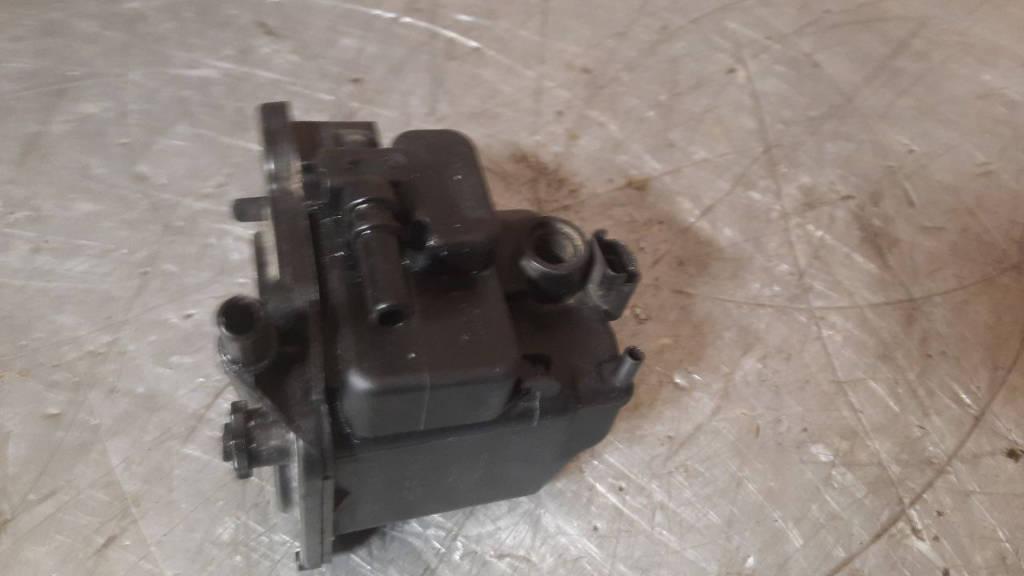 корпус топливного фильтра Mazda 3 BK 2005, 1.6 л., дизель, 9305108C - фото №1