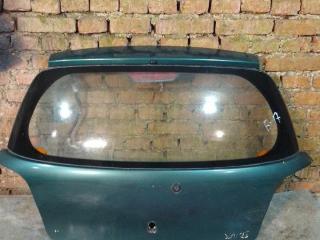 крышка багажника со стеклом Toyota Yaris P1 2001