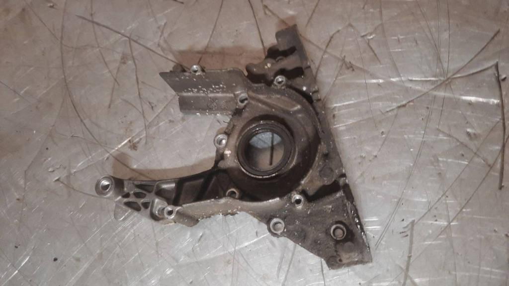 декоративная крышка двигателя Volkswagen Passat B6 2006, 2.0 л., 06D103153 - фото №1