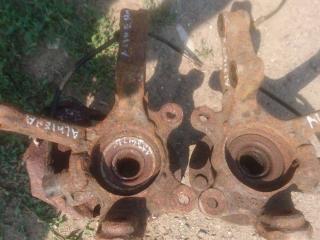 кулак Nissan Almera N16 2001, 2.2 л., дизель