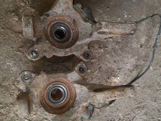 кулак Volvo V40 1 поколение [2-й рестайлинг] 2004