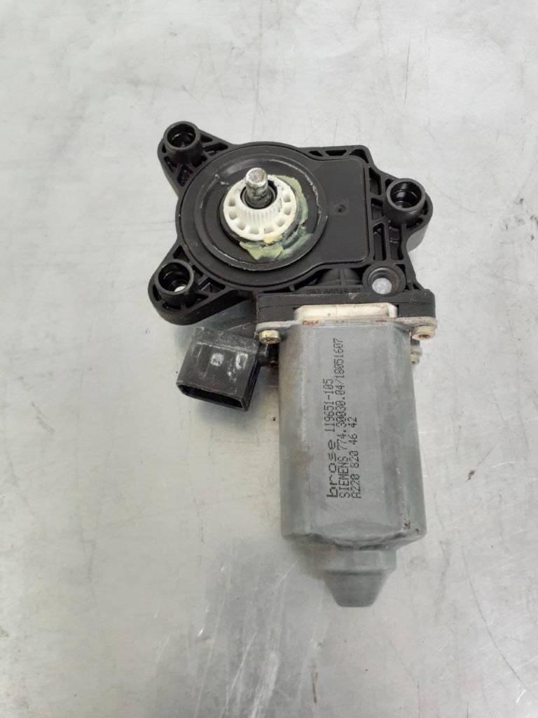 моторчик стеклоподъемника Mercedes-Benz C-Класс W203/S203/CL203 W203 2002, 119651105, 536004902 - фото №1