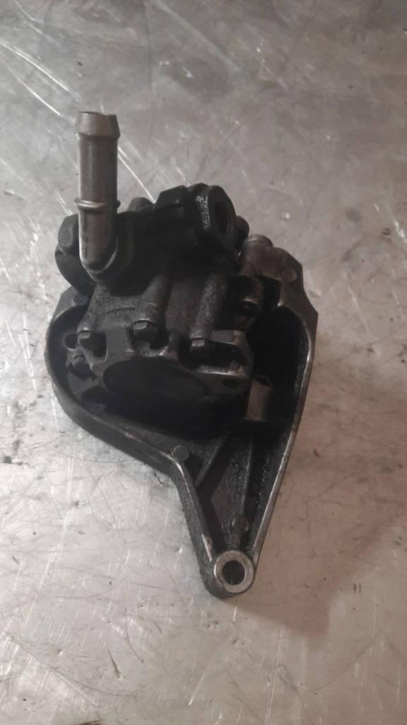 насос гидроусилителя руля BMW 3 серия E90/E91/E92/E93 E90 2006, 2.0 л. - фото №1