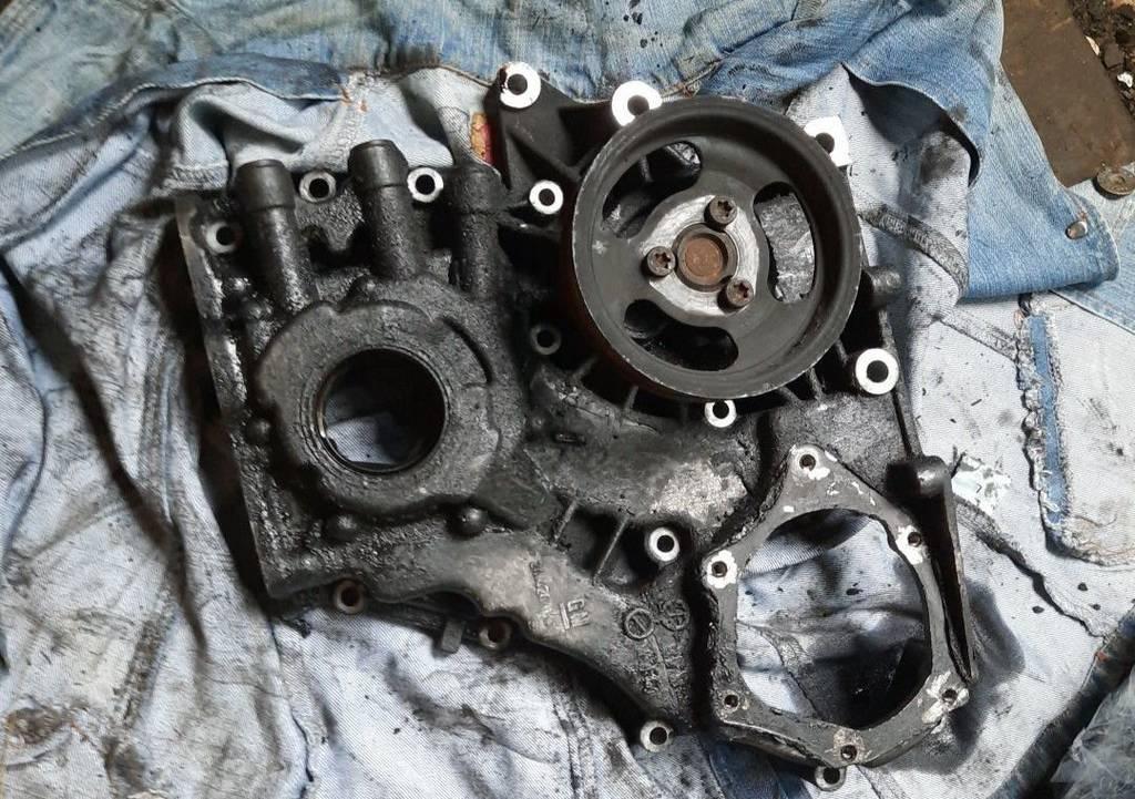 насос масляный Opel Zafira 1 поколение (A) 2001, 2.0 л., дизель - фото №1