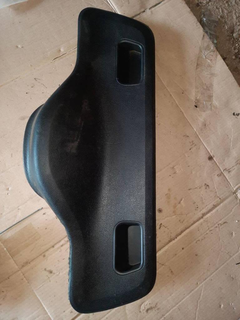 обшивка крышки багажника Peugeot 206 1 поколение 2003 - фото №1