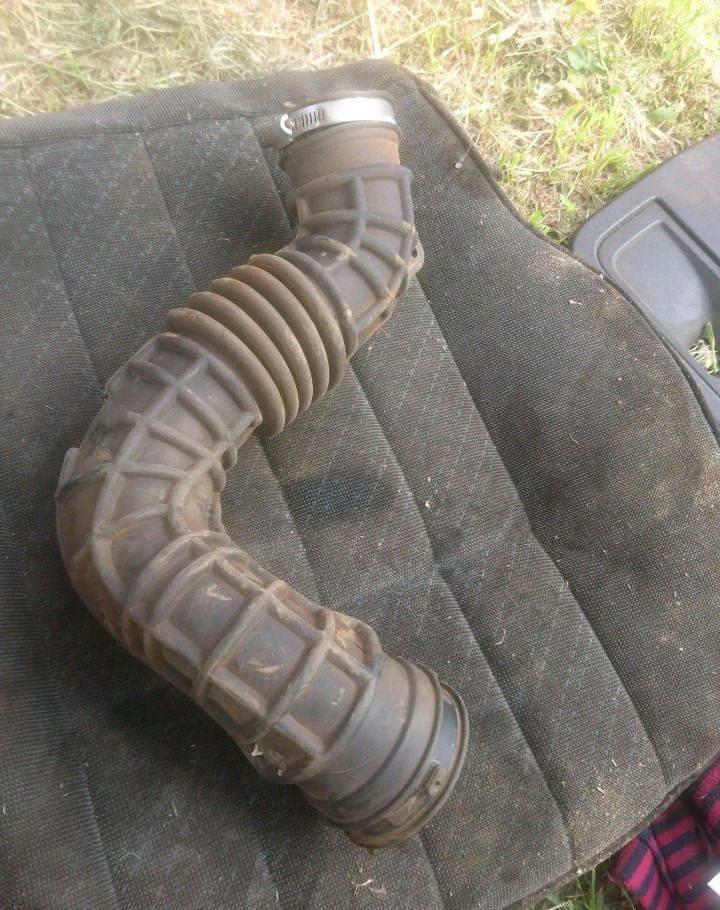 патрубок воздушного фильтра Chrysler Sebring 3 поколение 2008, 04891635AC - фото №1