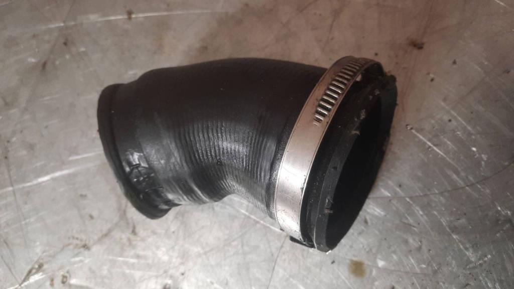 патрубок интеркулера Volkswagen Passat B6 2006, 1K0145838S - фото №1