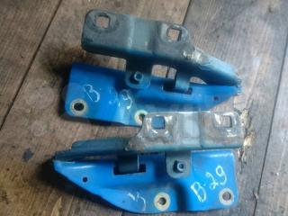 петля капота Nissan Almera Tino V10 2002