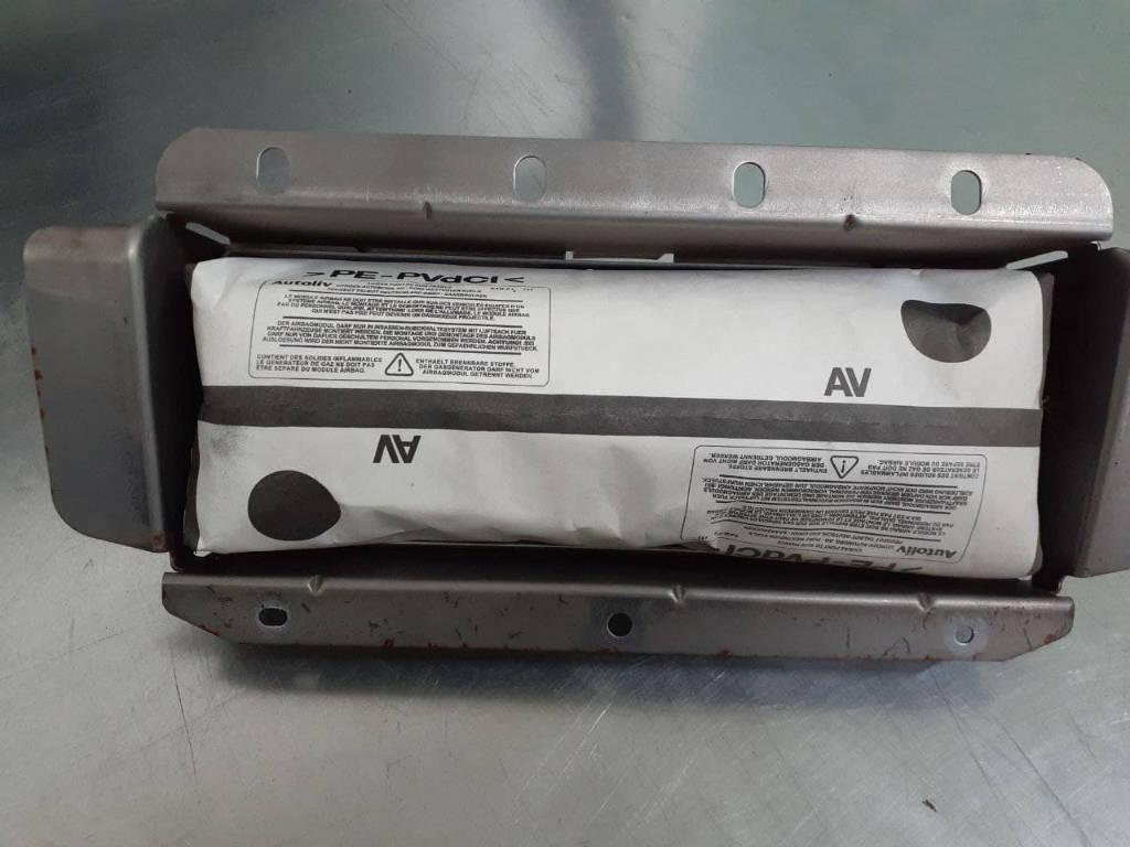 подушка безопасности Peugeot 607 1 поколение 2000, 18308 - фото №1