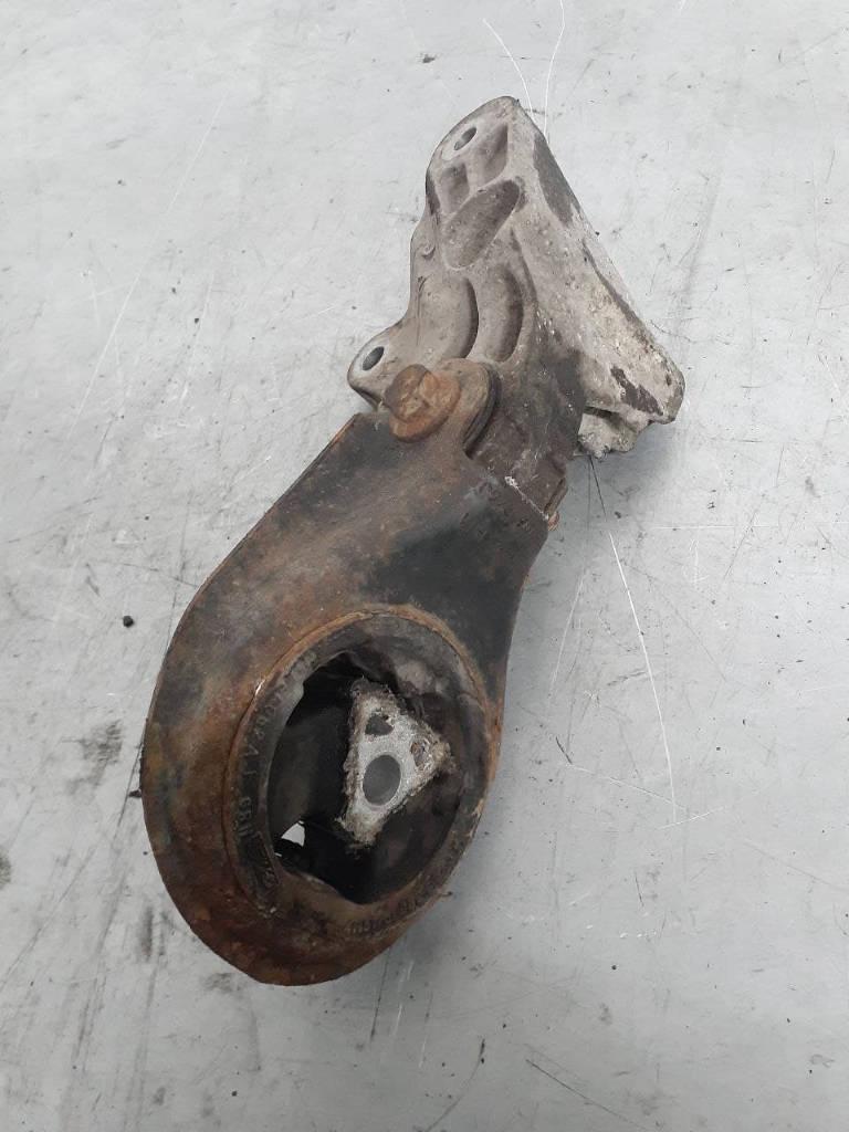 подушка крепления двигателя Ford C-Max 1 поколение 2006, 1.8 л., бензин - фото №1