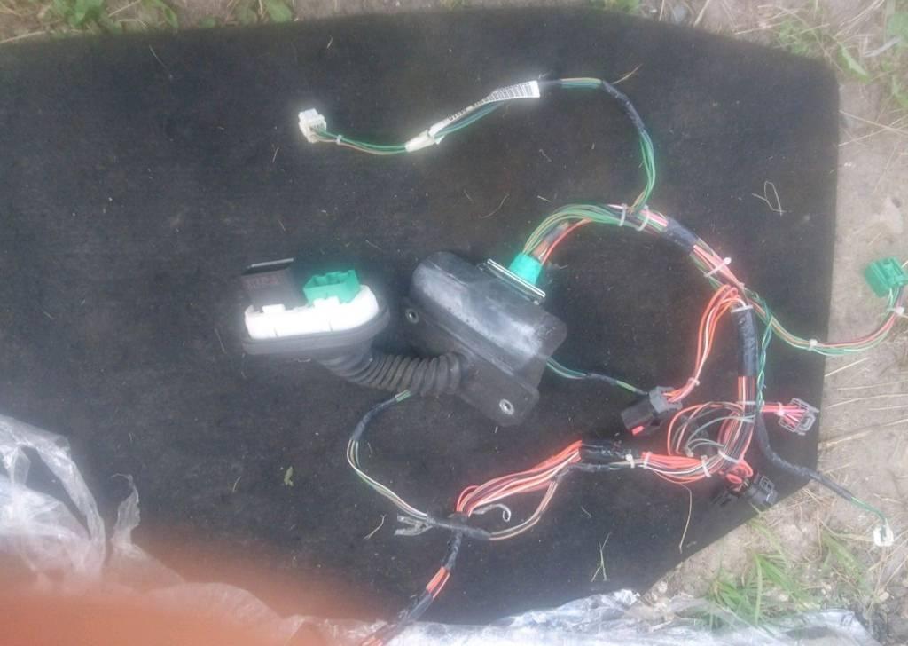 дверная проводка Chrysler Sebring 3 поколение 2008, 04795982AD - фото №1