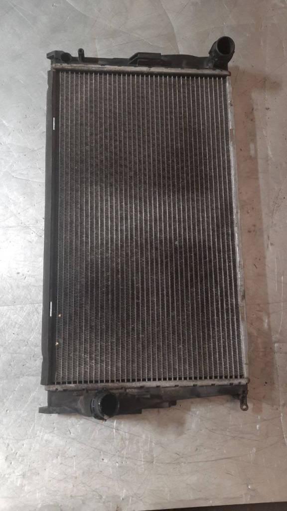 радиатор (основной) BMW 3 серия E90/E91/E92/E93 E90 2006, 2.0 л., МКПП, 778889811 - фото №1