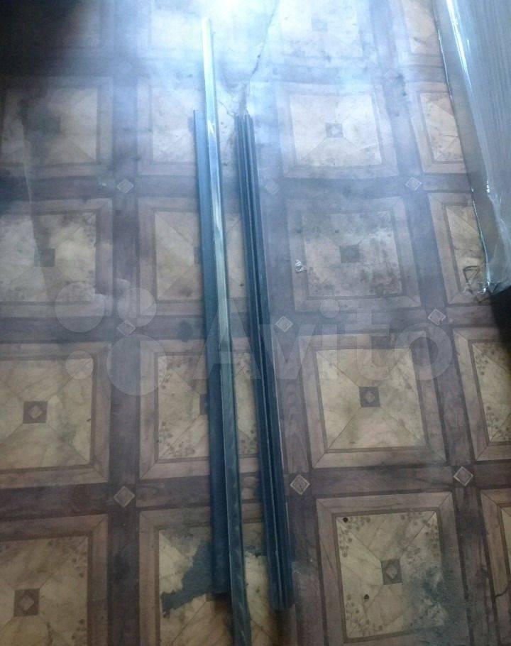 уплотнитель Chrysler Sebring 3 поколение 2008 - фото №1