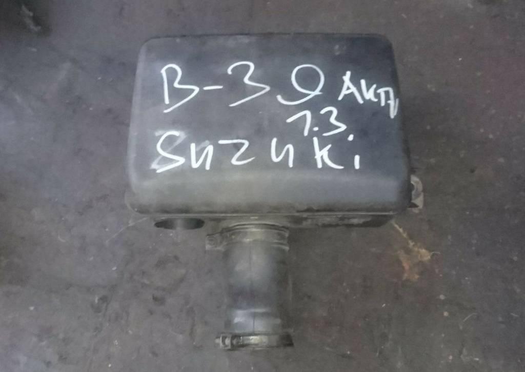 резонатор воздушного фильтра Suzuki Wagon R 1 поколение 1998, 1.3 л., бензин, 1376075F00000 - фото №1