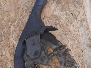 рычаг ручного тормоза (ручника) Toyota Yaris P1 2001