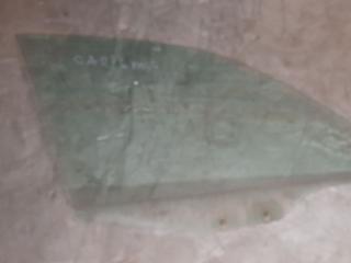 стекло двери передней правой Mitsubishi Carisma 1 поколение [рестайлинг] 2001