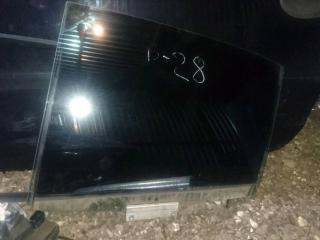 стекло двери задней левой Saab 2005, седан