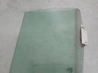 стекло двери передней правой Saab 2005, 43R001105