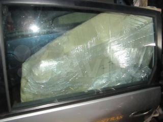 стекло двери задней левой Kia Carens 1 поколение [рестайлинг] 2006