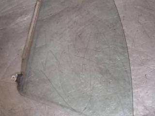 стекло двери передней левой Toyota Corolla Verso 1 поколение 2003