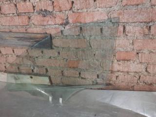 стекло двери передней правой Mazda 3 BK 2005, хетчбэк 5 дв.