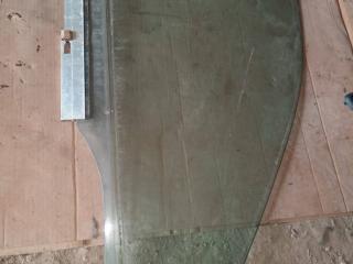 стекло двери передней правой Opel Vectra B [рестайлинг] 2002, 161322