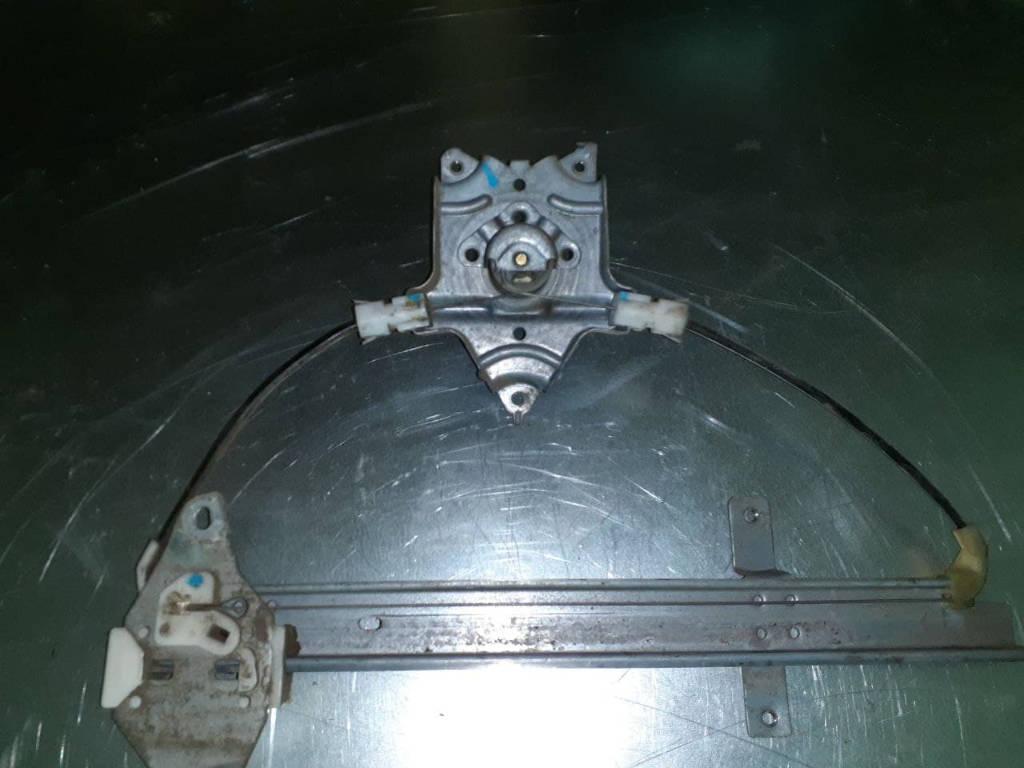 стеклоподъемник задний левый Nissan Almera Tino V10 2002, 2.2 л. - фото №1