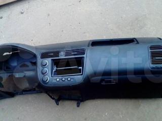 панель передняя салона (торпедо) Honda Civic 7 поколение 2001, 1.6 л., МКПП, седан