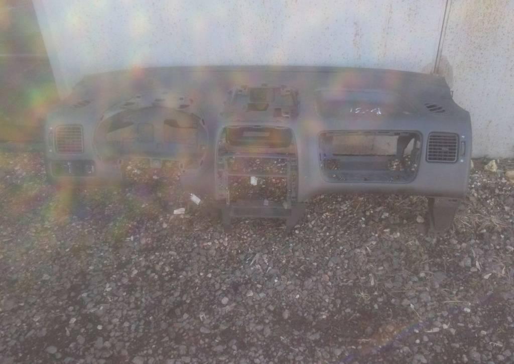 панель передняя салона (торпедо) Mitsubishi Space Star 1 поколение 2001 - фото №1