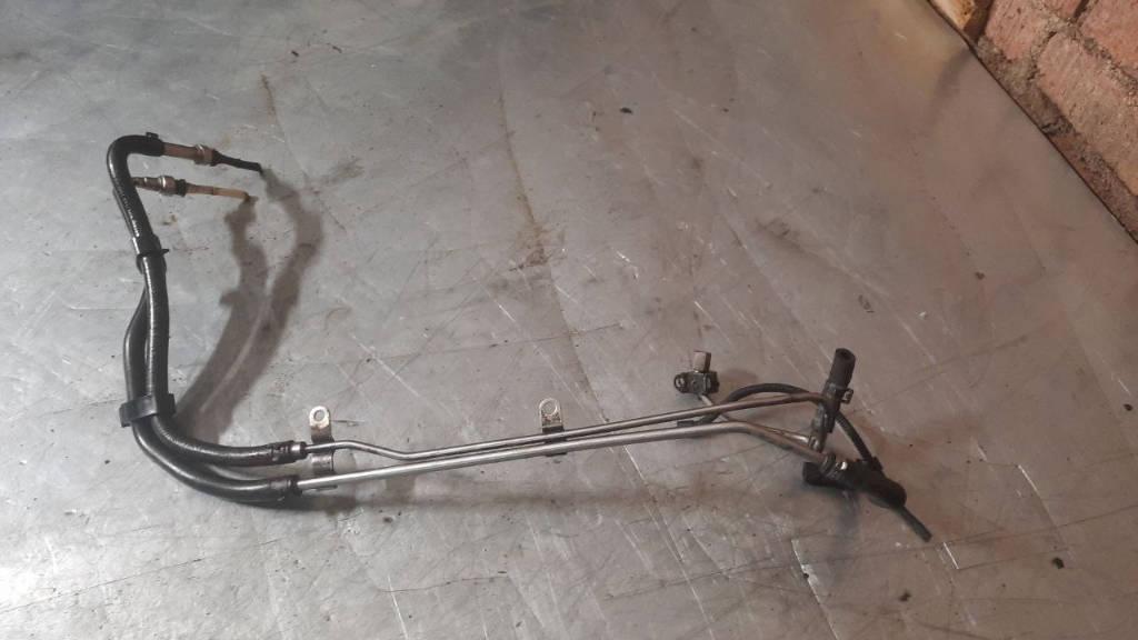 трубка топливная Volkswagen Passat B6 2006, 2.0 л. - фото №1