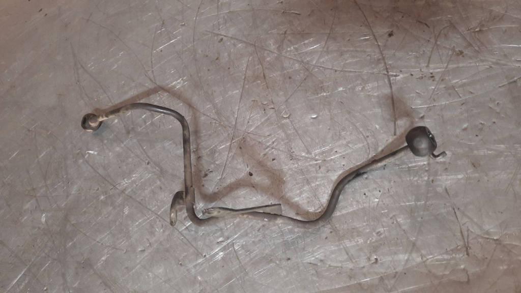 масляная трубка турбины Toyota Corolla Verso 1 поколение 2003, 2.0 л., дизель - фото №1