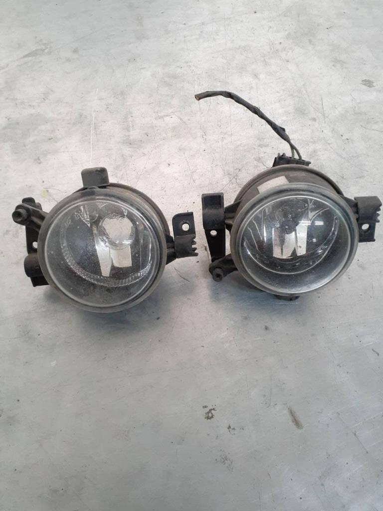 фара противотуманная Ford C-Max 1 поколение 2006, 3M5115K201AA - фото №1