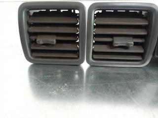 воздуховод в торпедо Suzuki Swift 2 поколение [рестайлинг] 1999