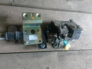 замок двери задней левой Chrysler PT Cruiser 1 поколение 2002