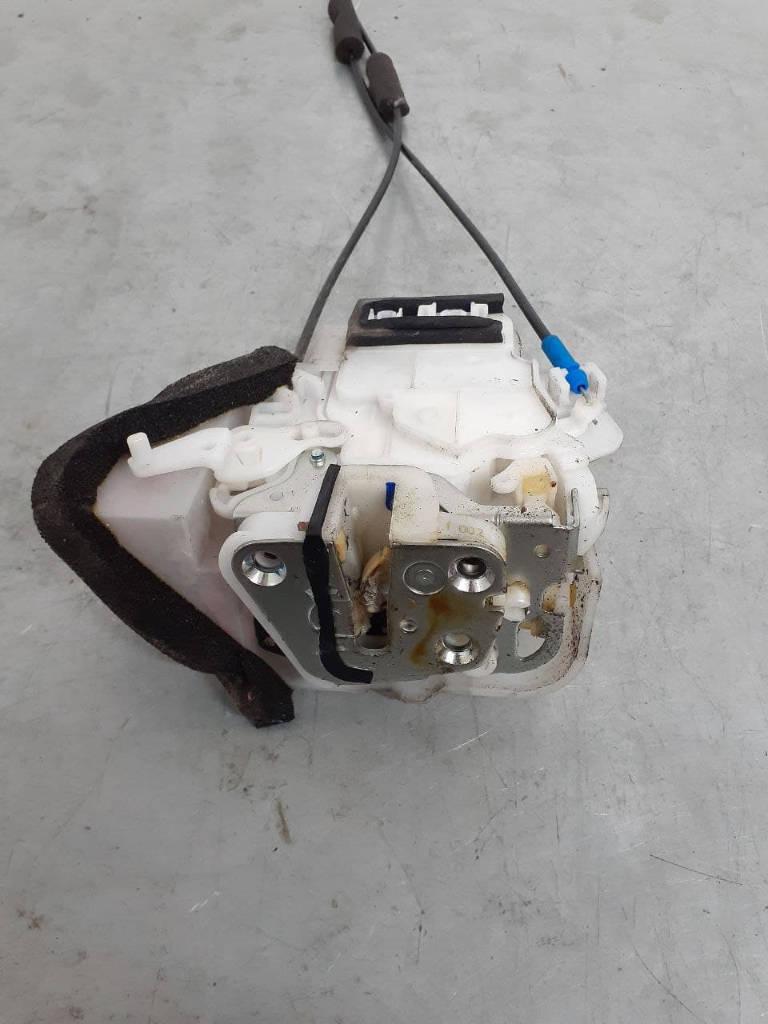 замок двери задней левой Subaru Impreza 3 поколение (GE/GV/GH/GR) 2008 - фото №1