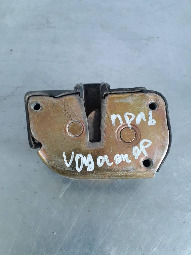 замок двери задней правой Chrysler Grand Voyager 3 поколение 1998 - фото №1