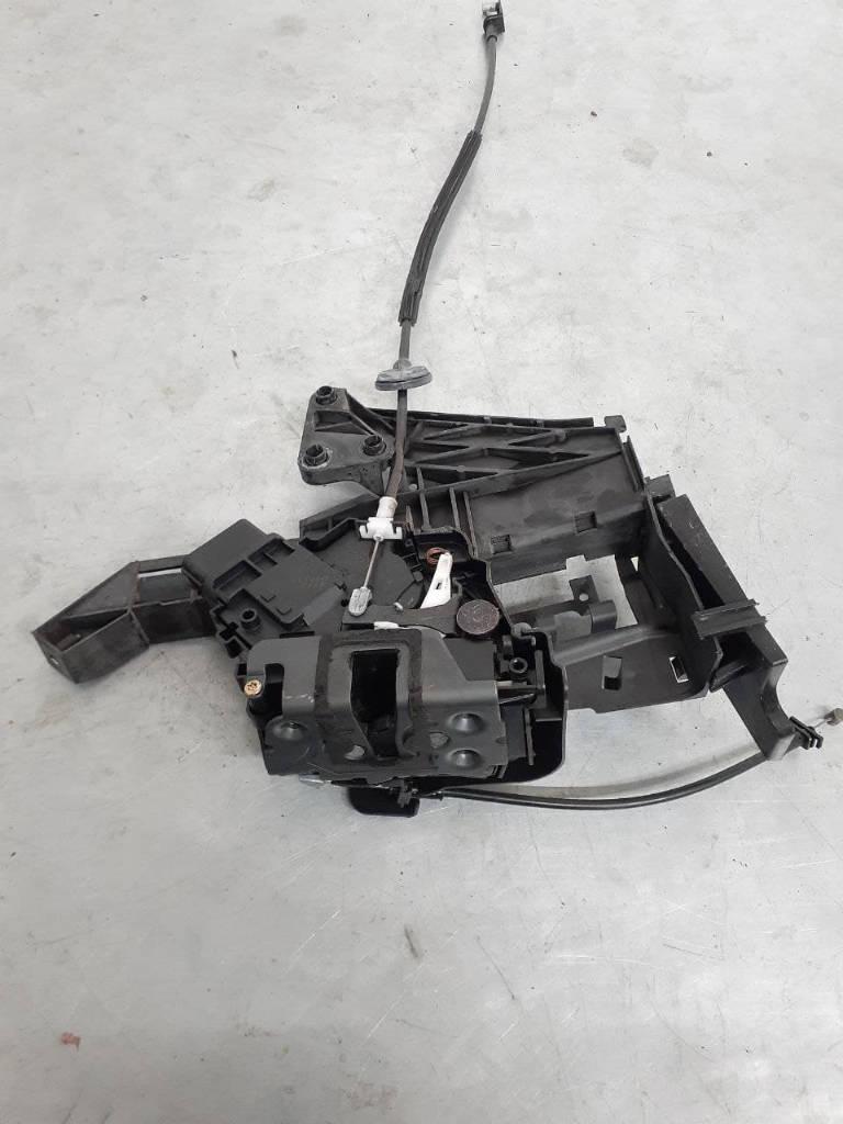 замок двери задней правой Ford C-Max 1 поколение 2006, 3M5AR26412BP - фото №1