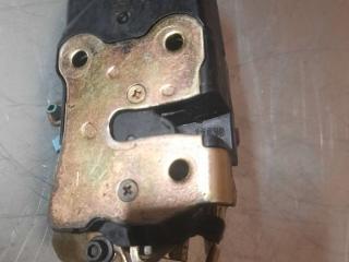 замок двери передней левой Dodge Grand caravan 4 поколение (2000 - 2007)