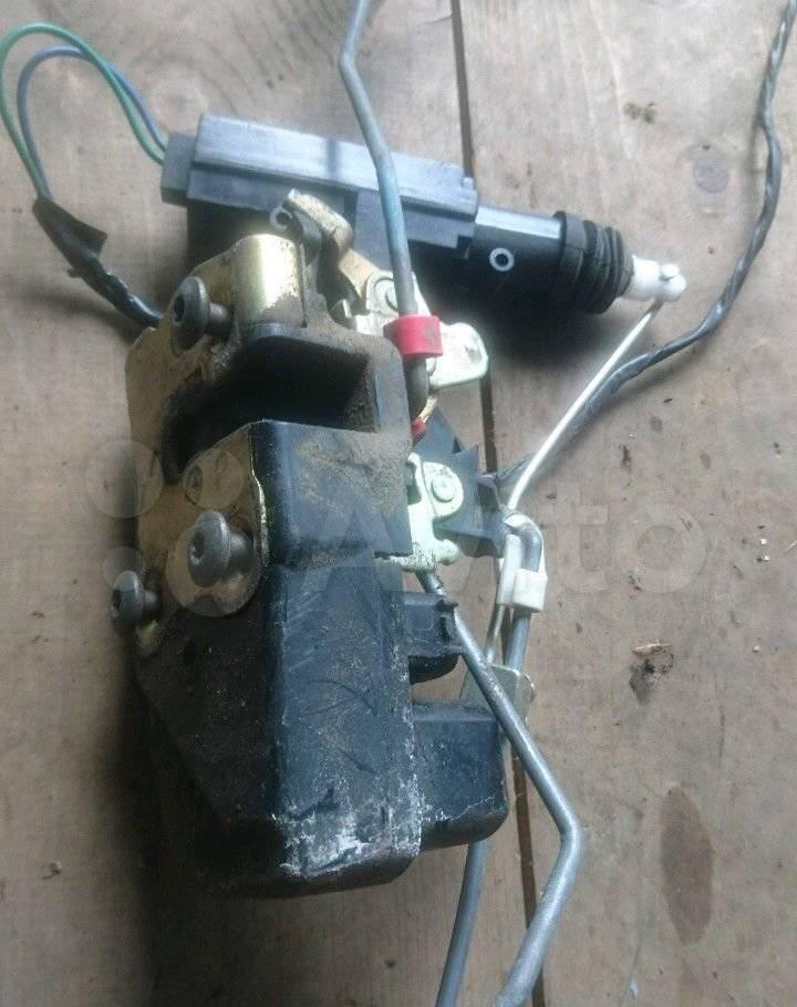 замок двери передней правой Chrysler PT Cruiser 1 поколение 2002 - фото №1