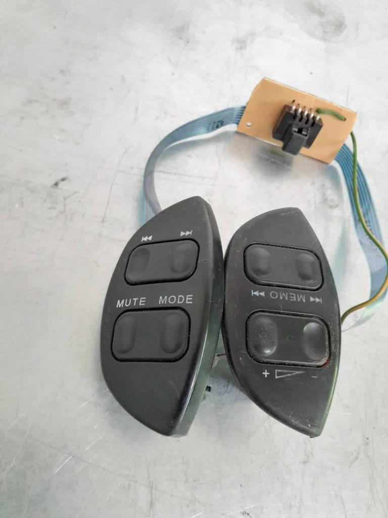 кнопки магнитолы Citroen Xsara Picasso 1 поколение 2002 - фото №1