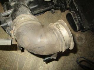 патрубок воздушного фильтра Mazda 3 BK 2003, 1.6 л., АКПП