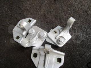 петля двери Mercedes-Benz Vaneo W414 2002, 1.7 л., дизель