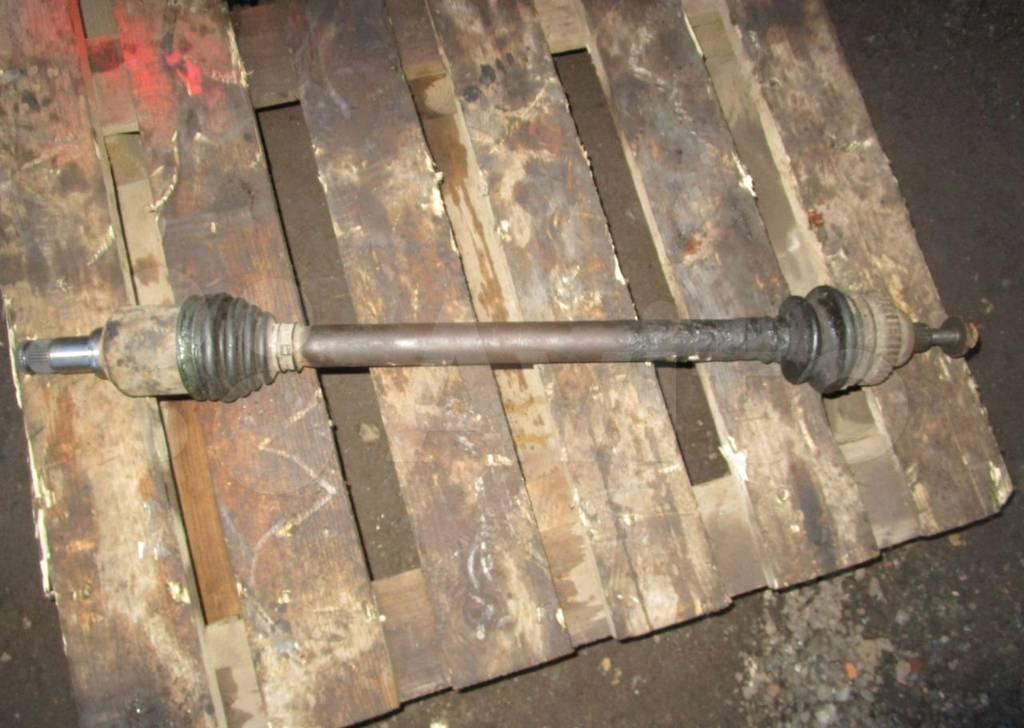 полуось передняя правая (приводной вал, ШРУС) Smart Fortwo 1 поколение 2001, 0.6 л., бензин, МКПП, 0003233V011000000 - фото №1