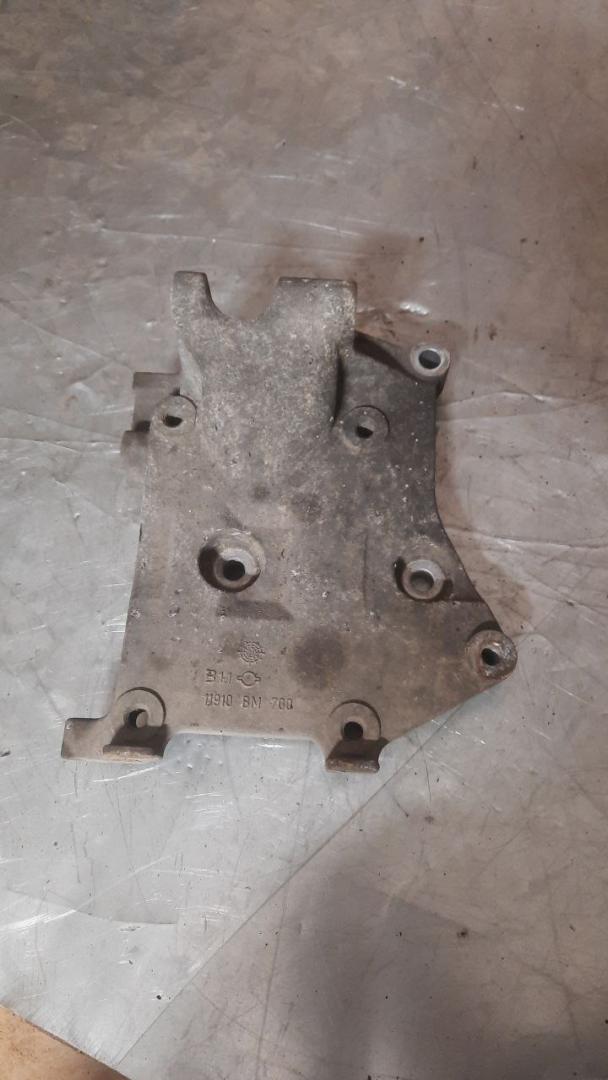 кронштейн генератора Nissan Almera N16 2000, 1.5 л., бензин, МКПП, 11910BM700 - фото №1