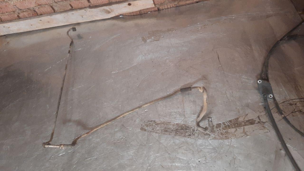 трубка гидроусилителя Mitsubishi Space Runner 2 поколение 1999, 2.0 л., бензин, МКПП - фото №1