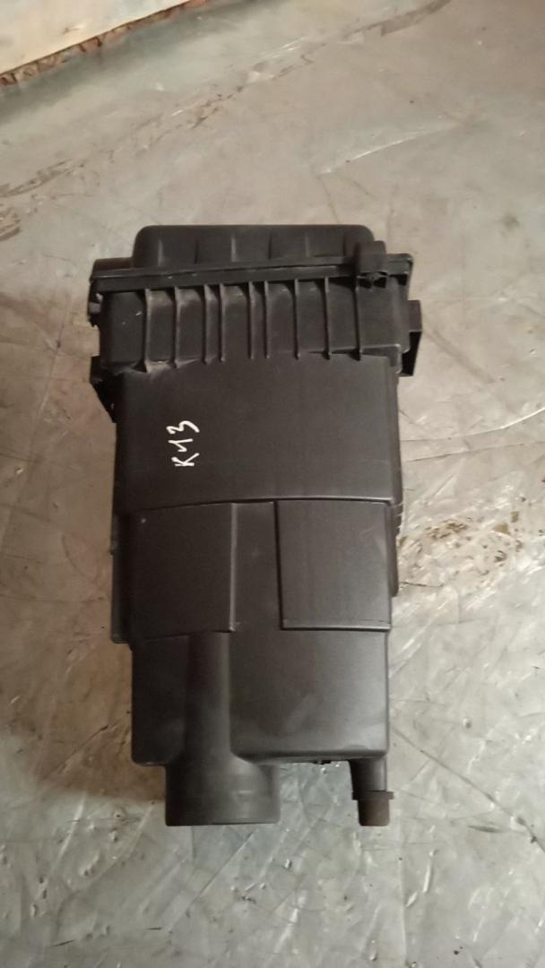 корпус воздушного фильтра Citroen Xsara Picasso 1 поколение 2003, 2.0 л., бензин, 9634107180, 9628427080, 9623543480, 9628426980, 9622031480, 9634107080 - фото №1